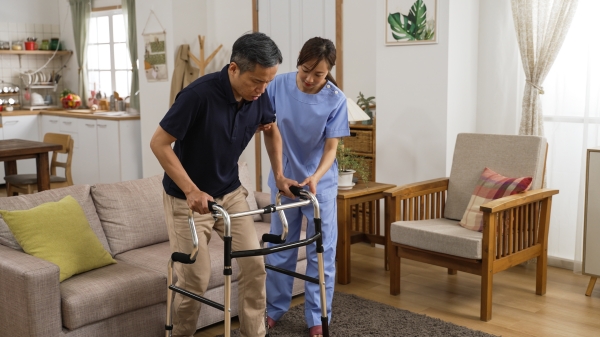 Vật lý trị liệu cho người tai biến mạch máu não: Tập đúng cách – phục hồi nhanh